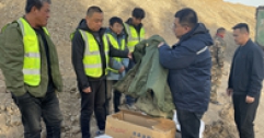 【市城市燃熱集團富泰熱力】檢驗檢測公司為派駐到長輸施工一線的員工送去防寒物資